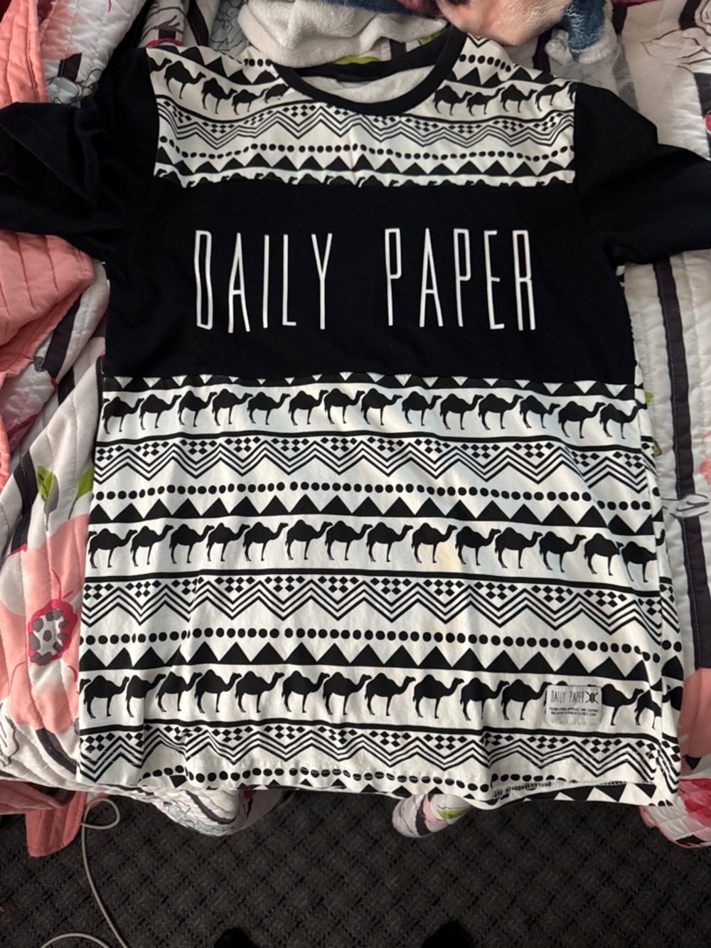 Daily Paper Black and White Short Sleeve Graphic Tee for men sz medium
